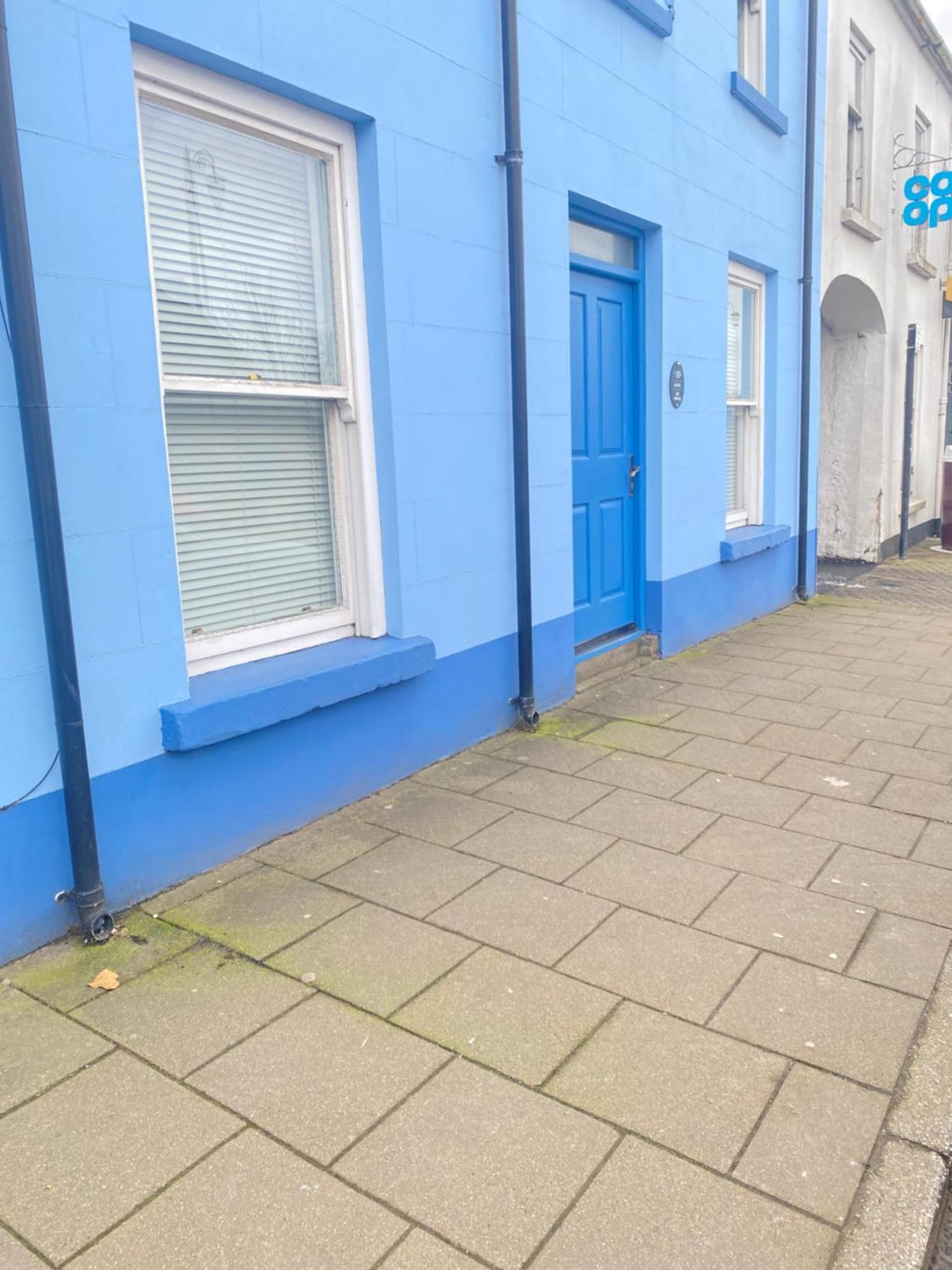 The Blue House Apartments Bushmills Bagian luar foto