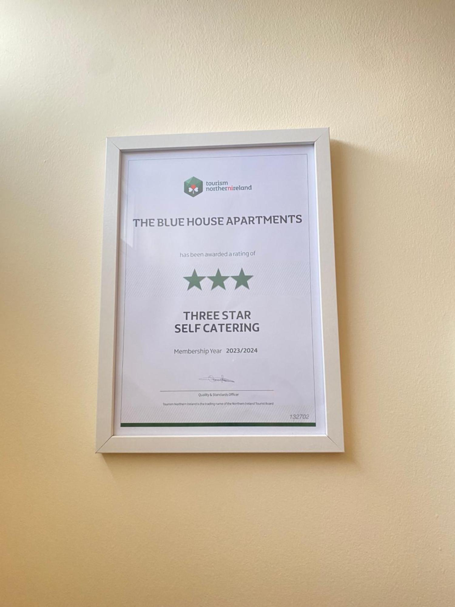 The Blue House Apartments Bushmills Bagian luar foto