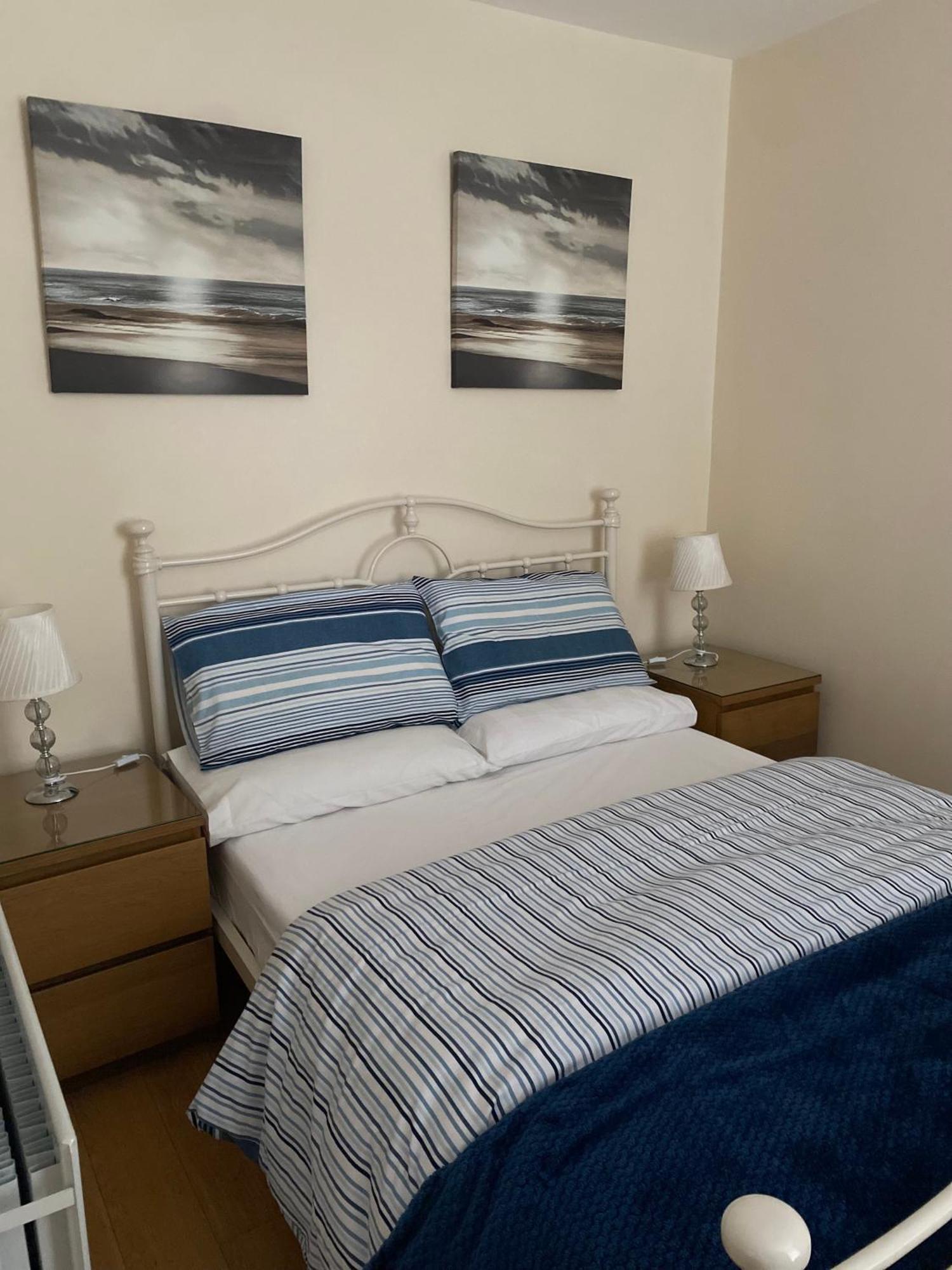 The Blue House Apartments Bushmills Bagian luar foto